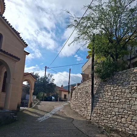Сasa de vacaciones πλατανα αστρους αρκαδίας χωριατικο σπίτι για φυση και ηρεμία Rounaiika