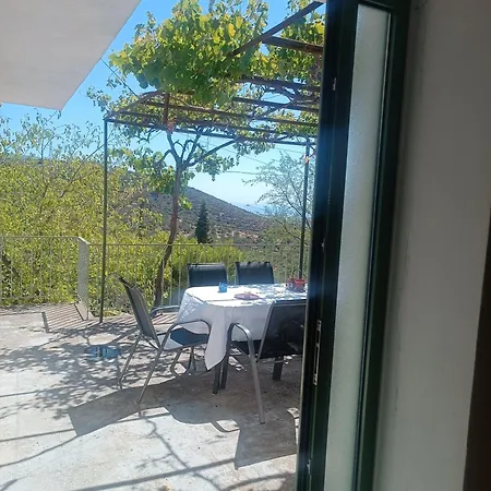 πλατανα αστρους αρκαδίας χωριατικο σπίτι για φυση και ηρεμία Сasa de vacaciones
